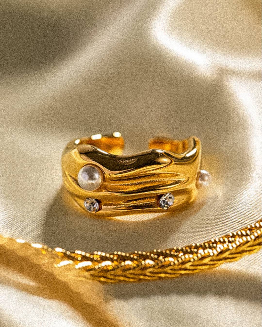 Carezza Ring - Image 2