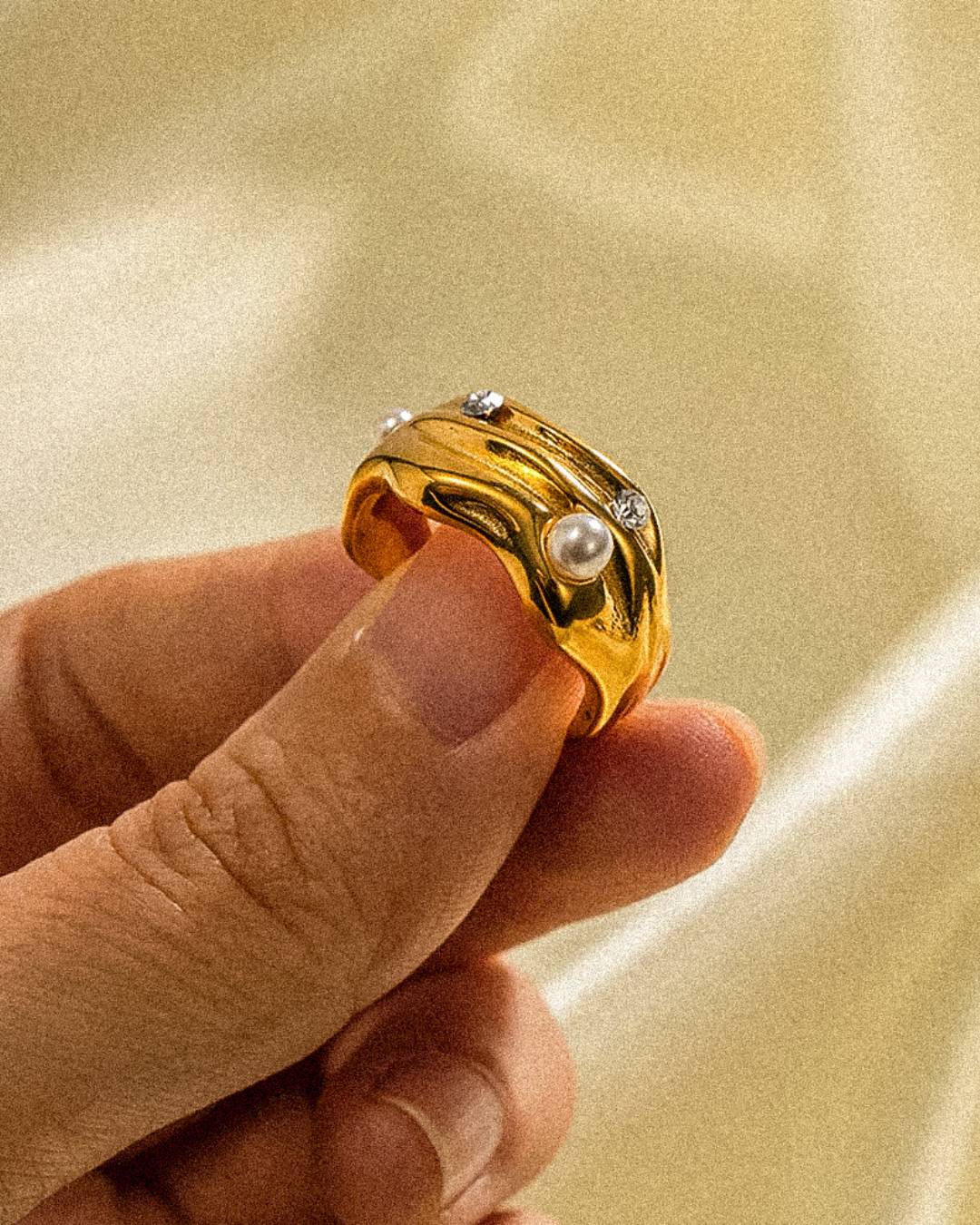 Carezza Ring - Image 3